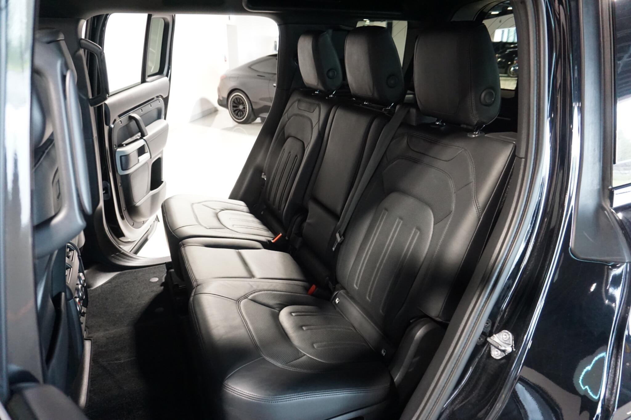 Land Rover Defender 110 3.0 D300 MHEV HSE SUV 5dr Diesel Auto 4WD Euro 6 (s/s) (300 ps)